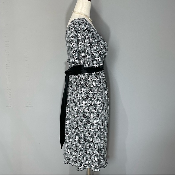 My Michelle Fit and Flair Midi Dress Size M Black with White Print Waist Sash - Picture 3 of 12